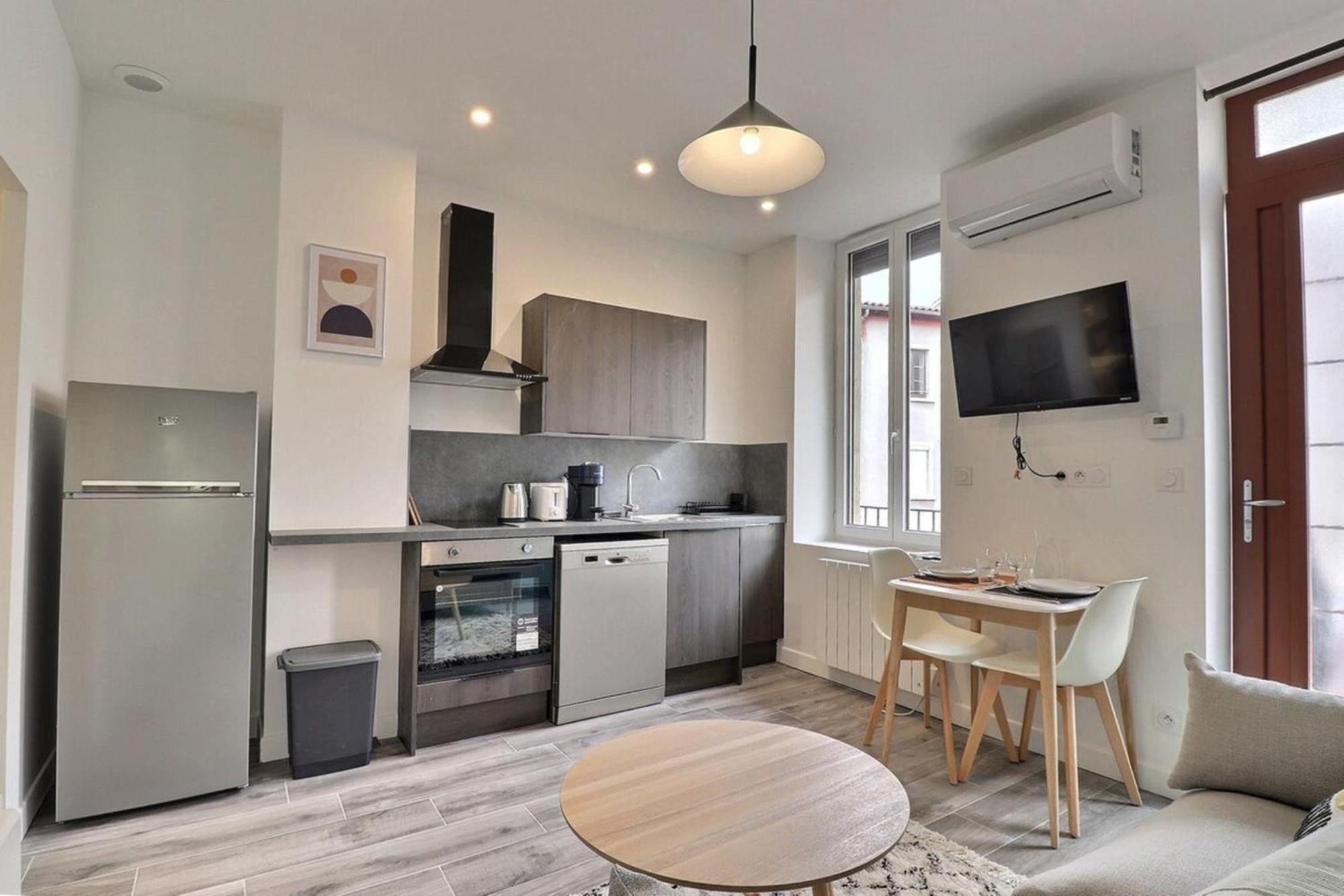 Le Peri - T1 Apartment 4 Guests - Villeurbanne Dış mekan fotoğraf